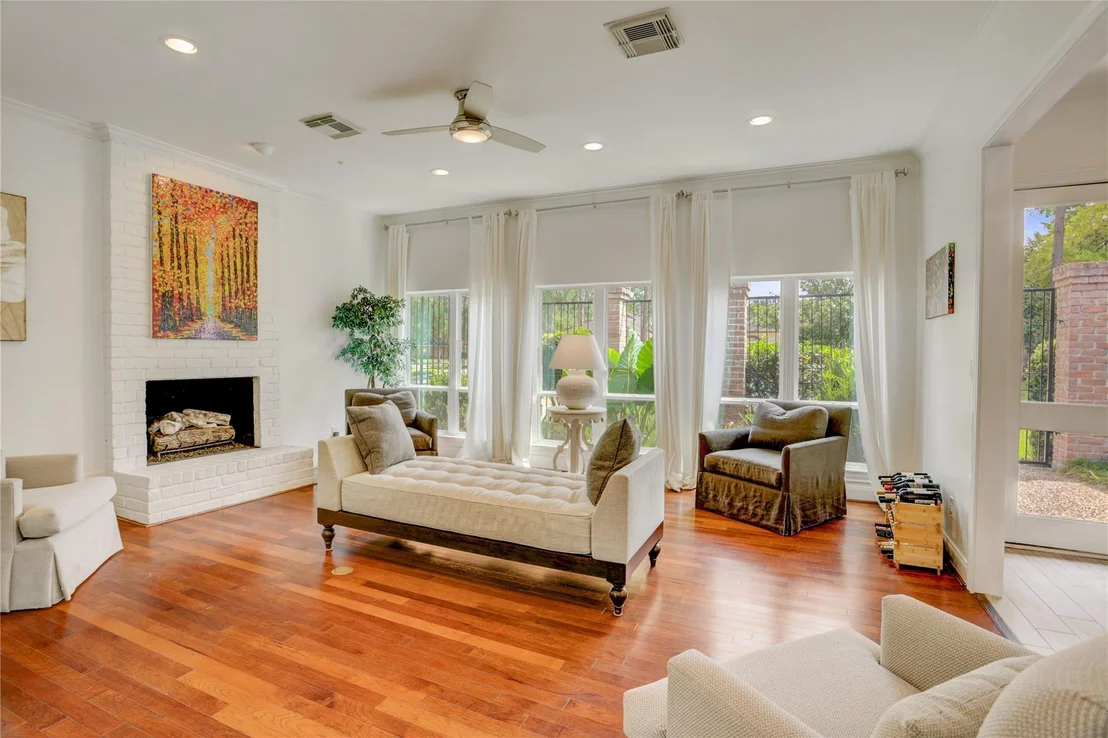 Photo of 2306 Binley Drive