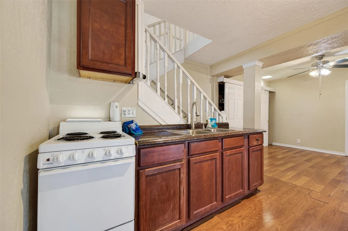 Photo of 805 Lake View Drive