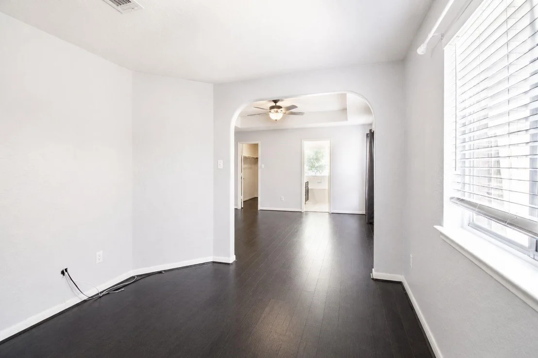 Photo of 303 Burris Park Dr Drive