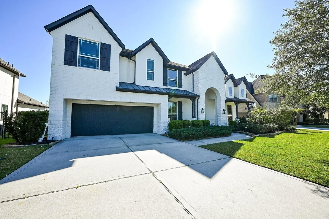 Photo of 34 Jaden Oaks Place