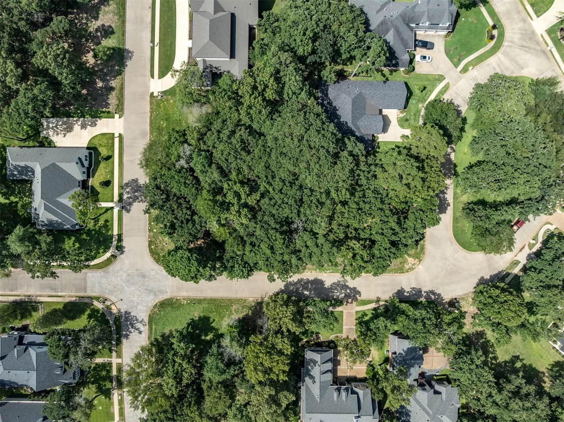Photo of 160 Eagles Bluff Boulevard S