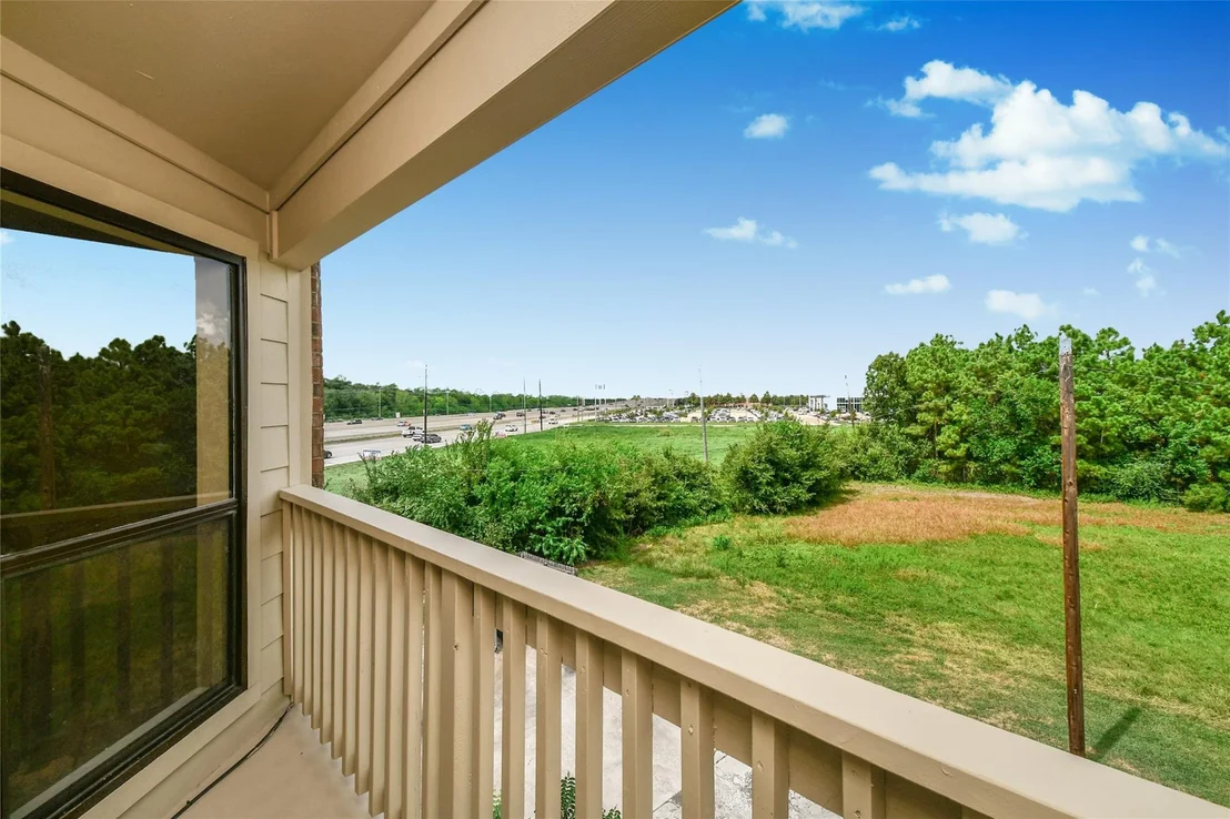Photo of Unit 14A at 2501 Gulf Freeway