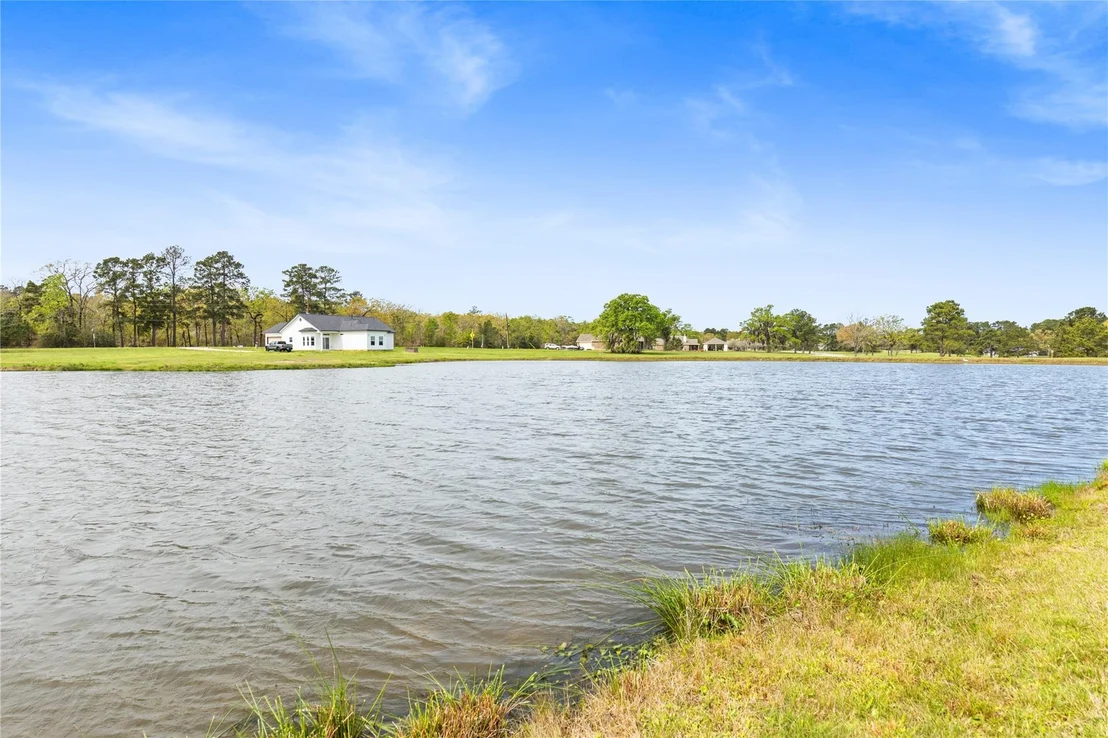 Photo of 140 Meadowview Drive