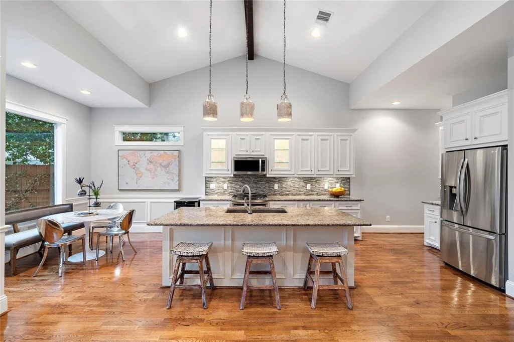 Photo of 1423 Chantilly Lane