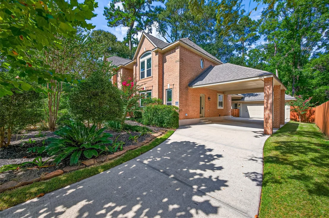 Photo of 151 W Coldbrook Circle