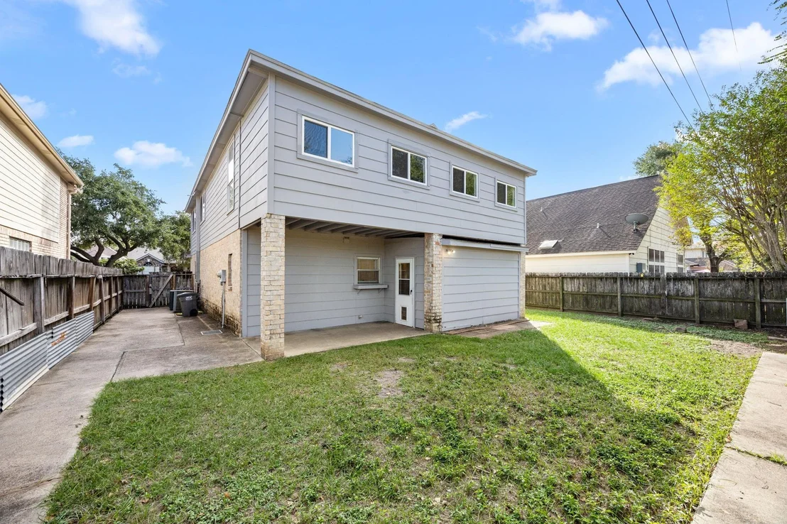 Photo of 8043 Oceanside Drive