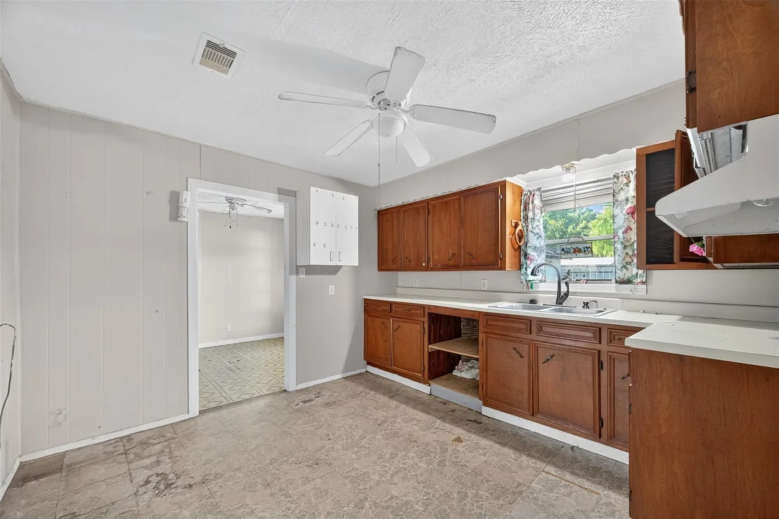 Photo of 605 Heather Gate Lane