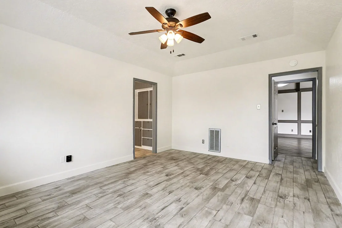 Photo of 803 Whitecap Drive
