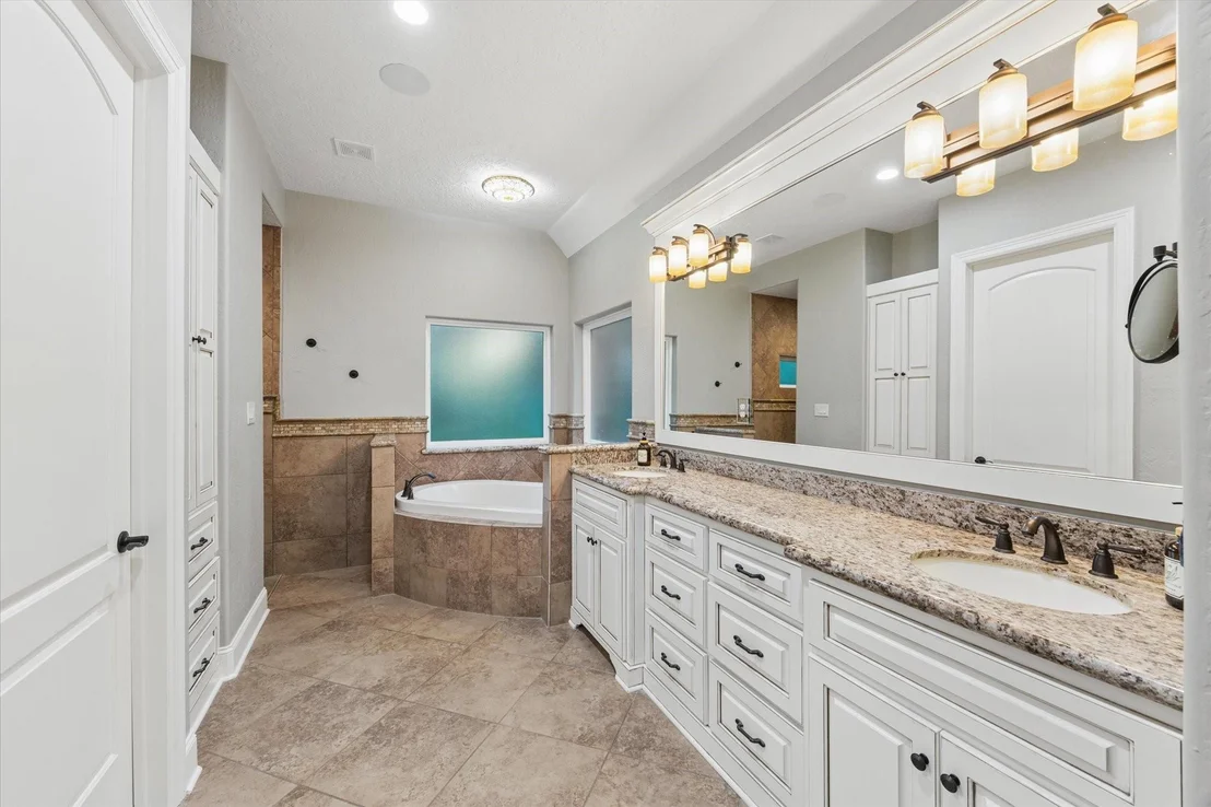 Photo of 10332 Crown Ranch Boulevard