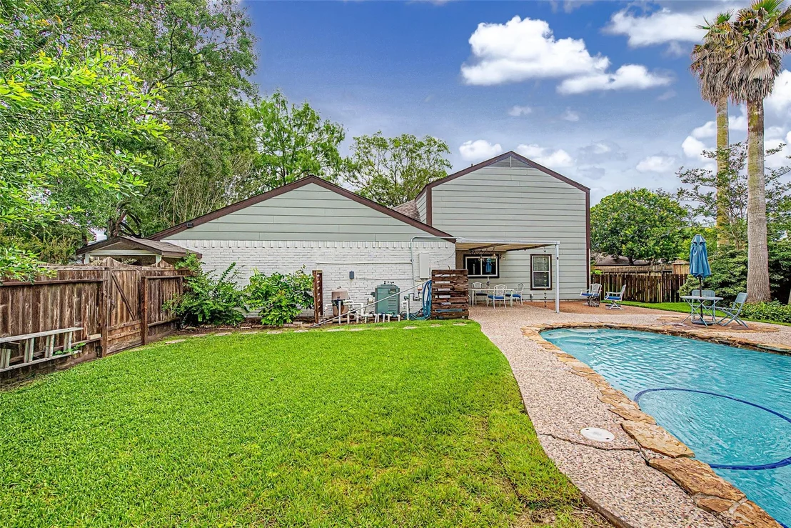 Photo of 402 Redway Lane