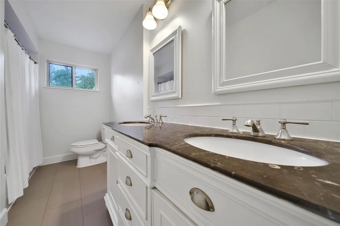 Photo of 1034 Thornton Road