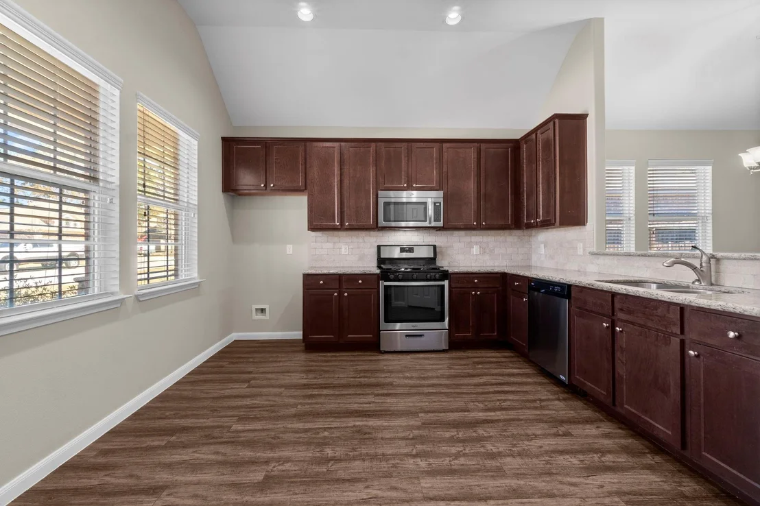 Photo of 984 Arbor Glen