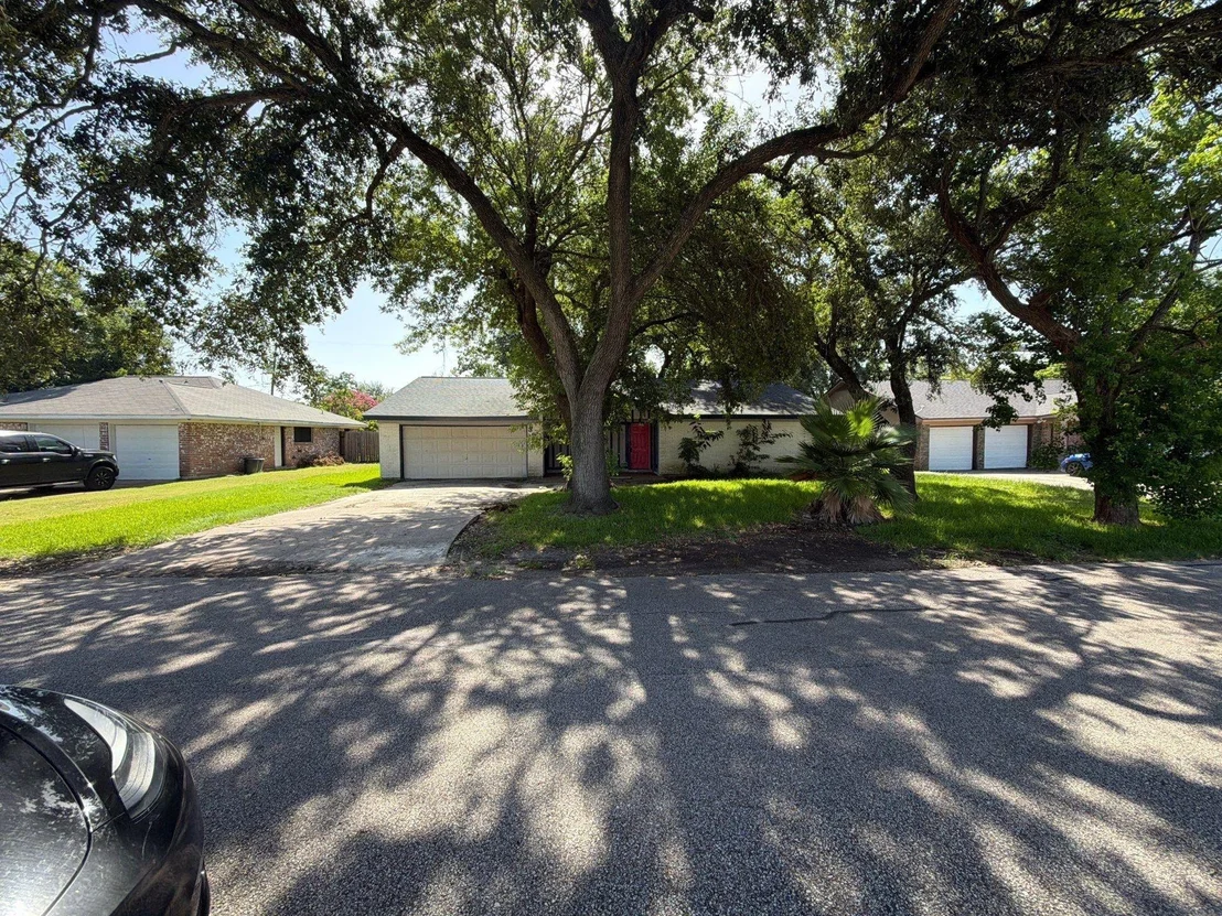 Photo of 3911 Dolphin Lane