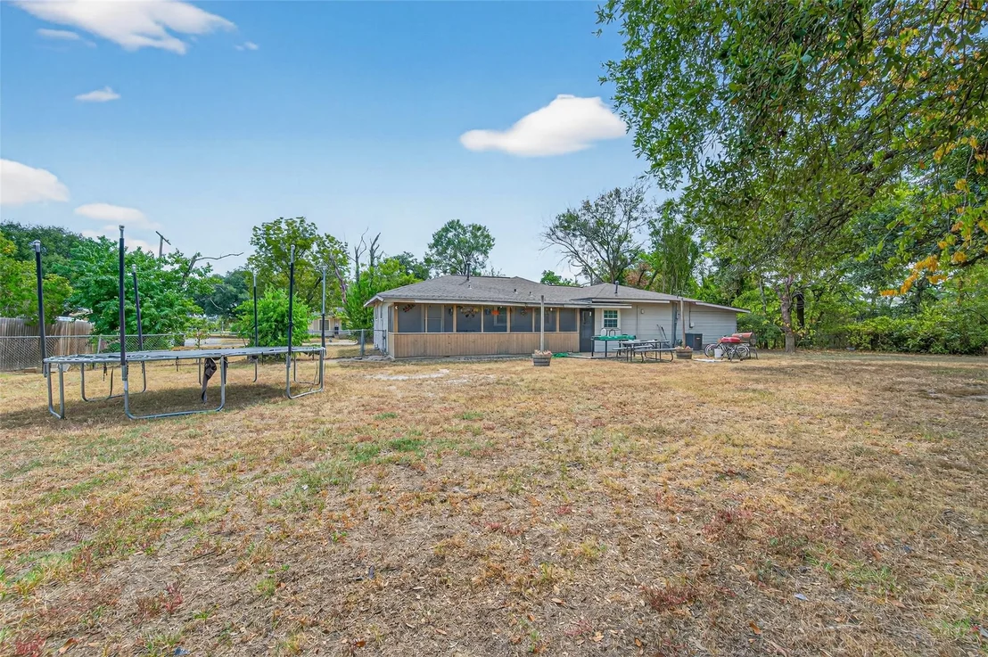 Photo of 702 Churchill Drive