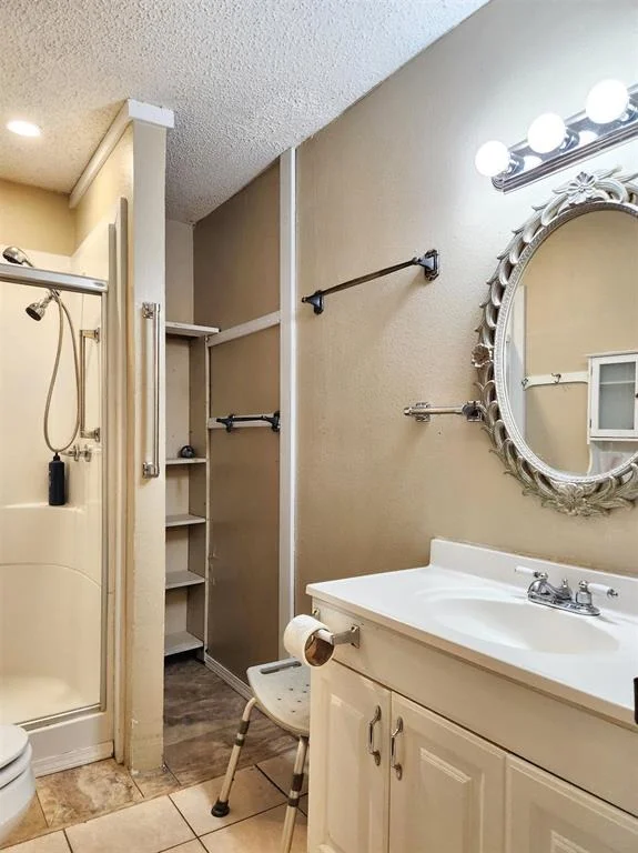 Photo of 23083 Lakeside Drive