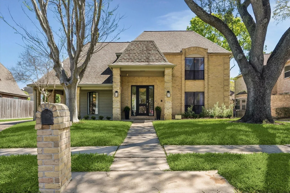 Photo of 2107 Ashgrove Drive