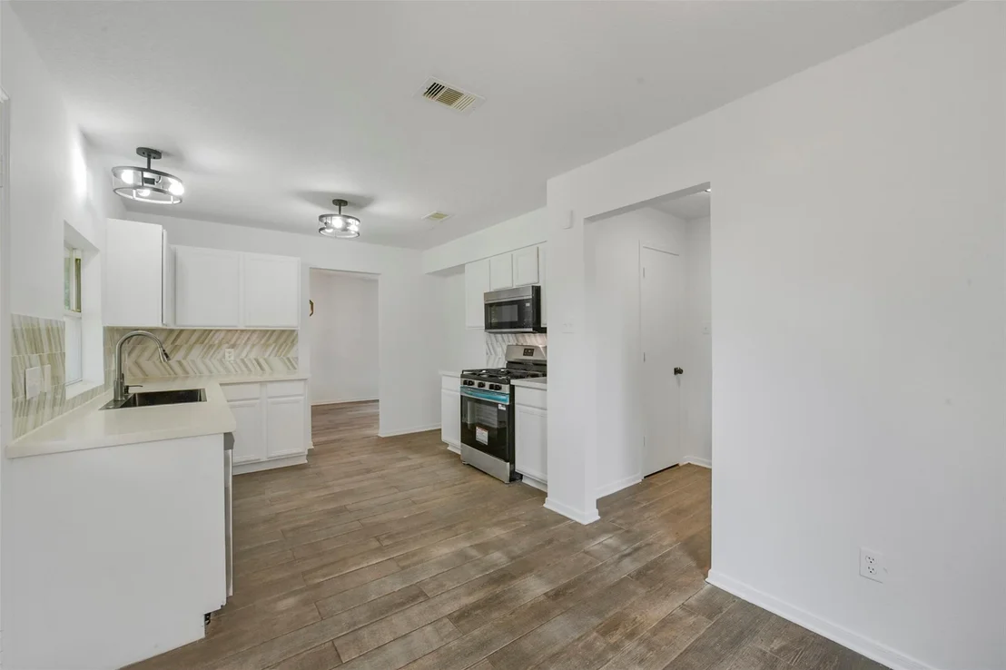 Photo of 2811 Packard Elm Street