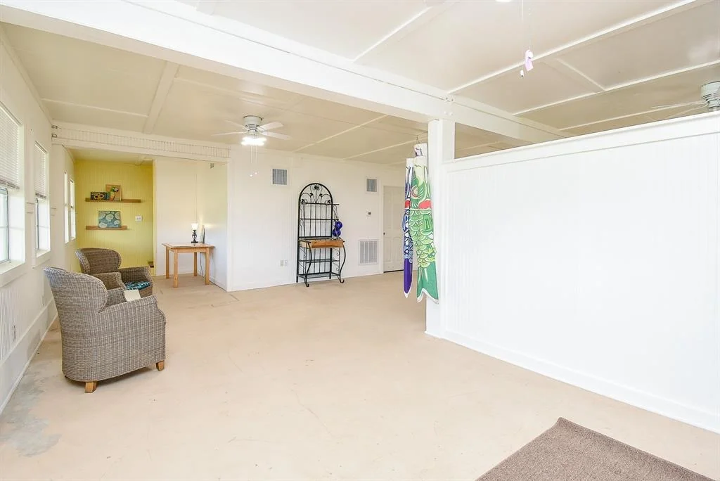 Photo of 1039 Bayview Drive