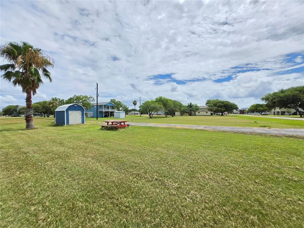 Photo of 937 Bayview Drive