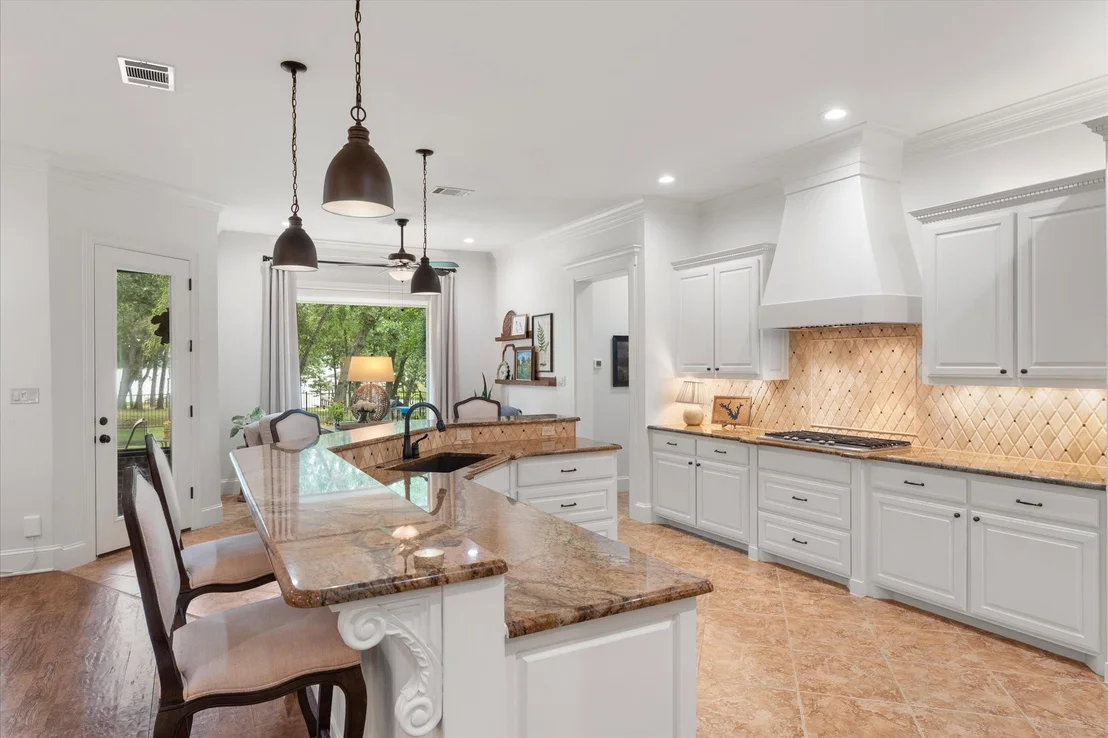 Photo of 940 Private Road 5980