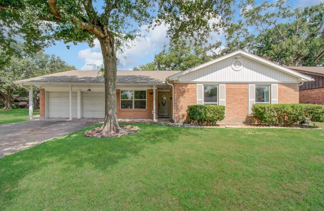 Photo of 8530 Rowan Lane