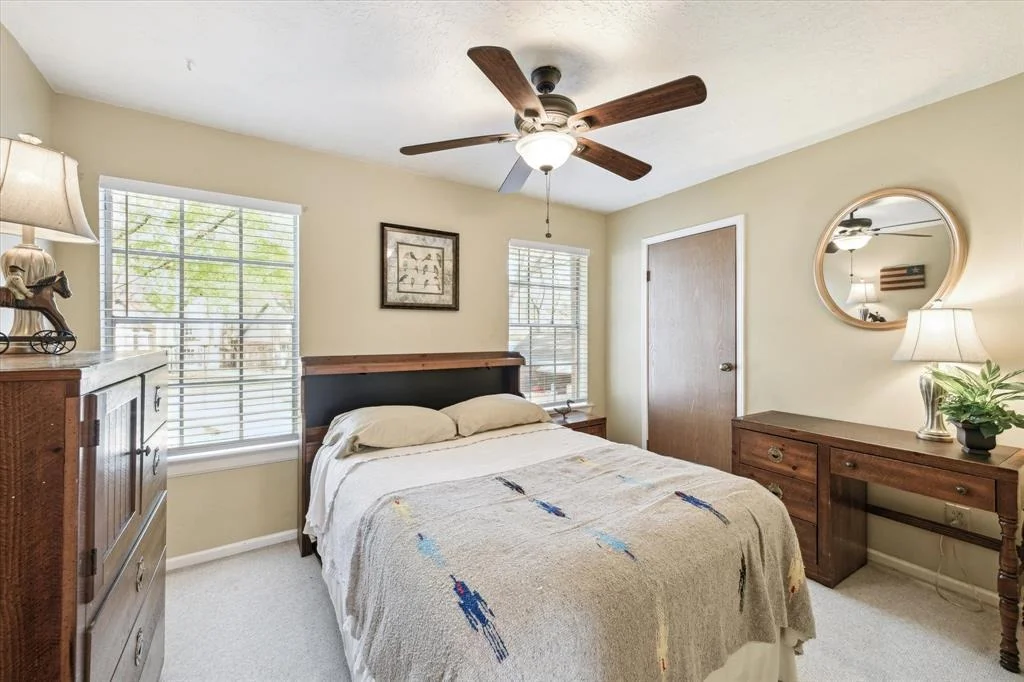 Photo of 33 Hickory Oak Drive