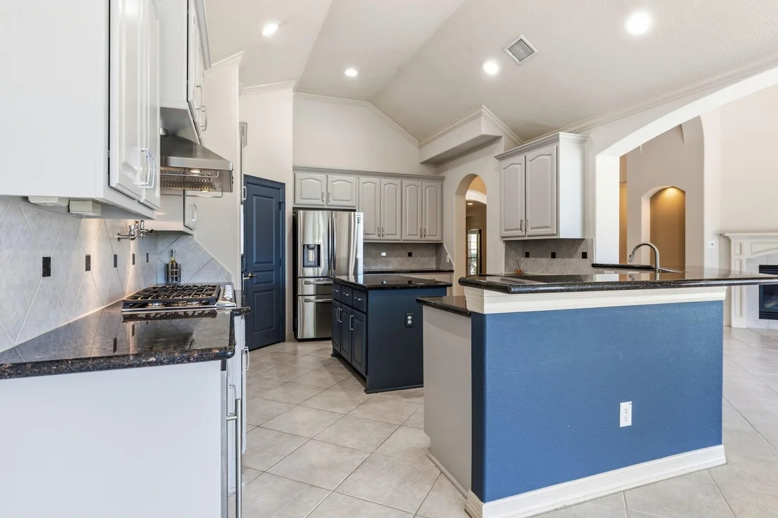 Photo of 8411 Middle Canyon Road