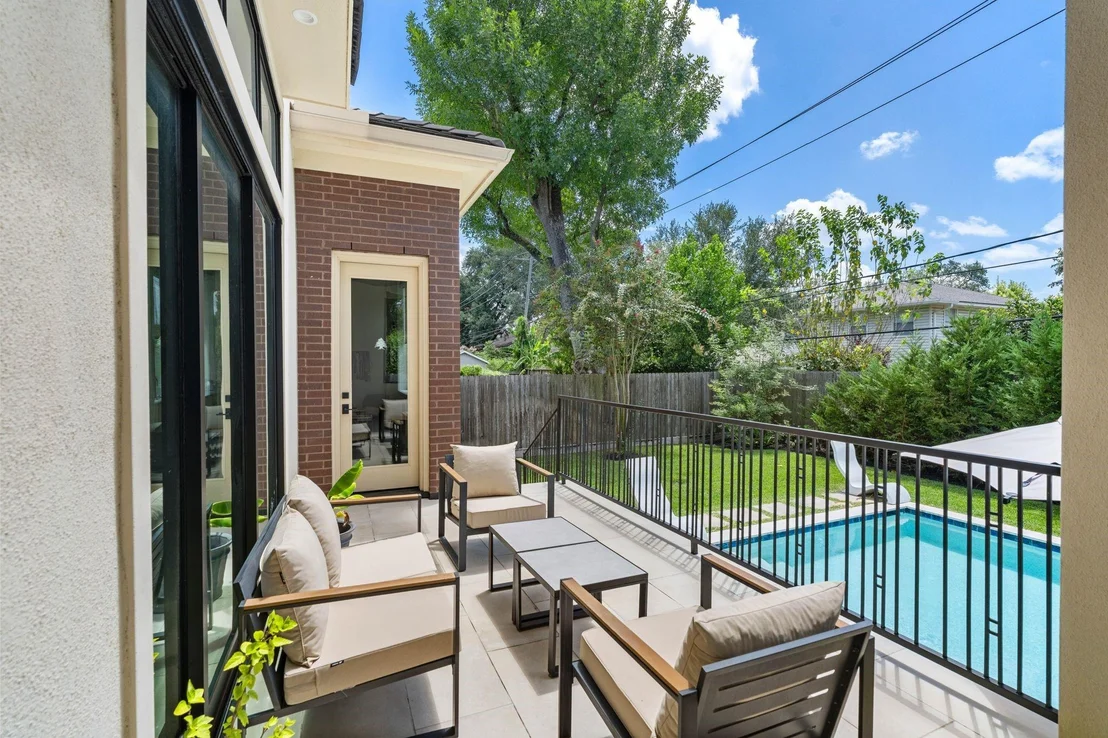 Photo of 5427 Maple Street