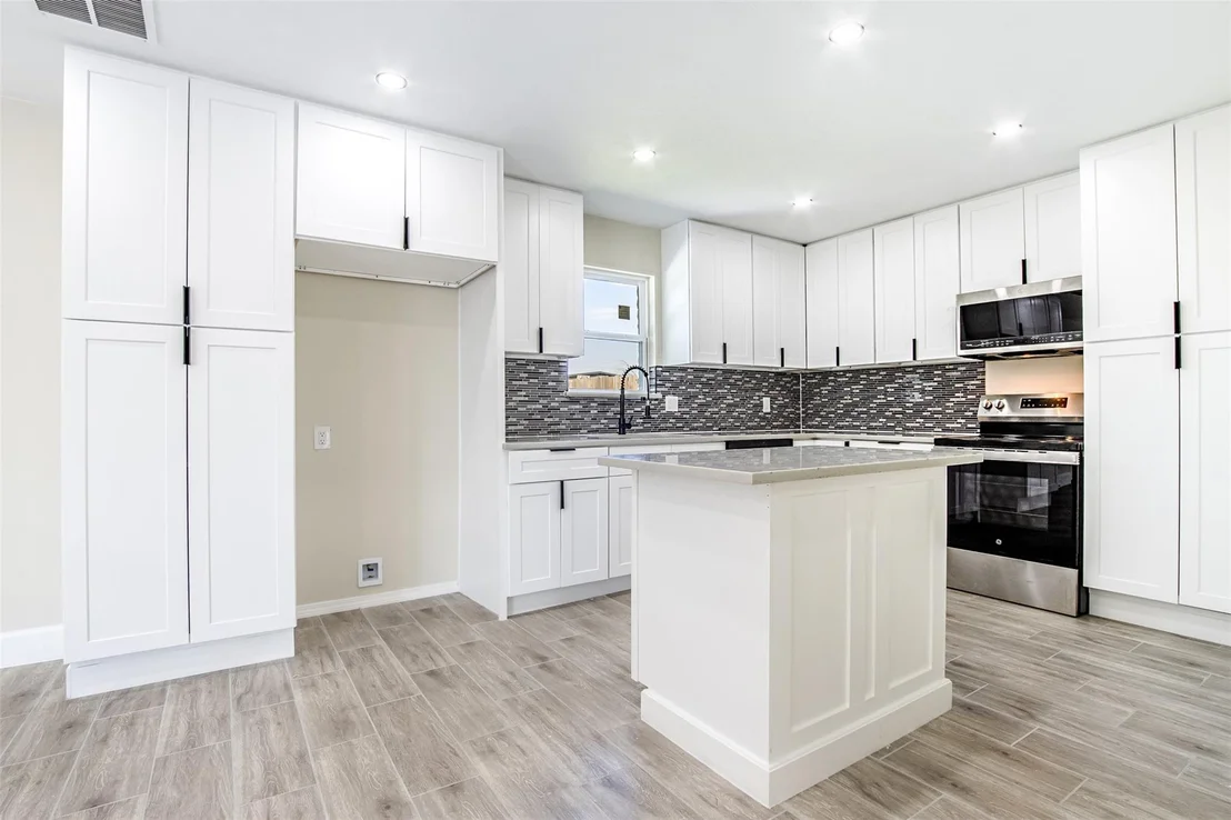 Photo of 11203 Rousseau Drive