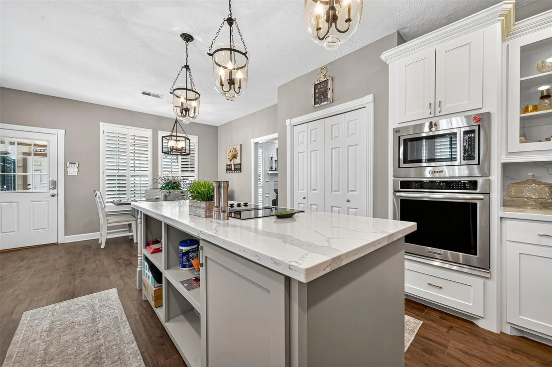Photo of 5911 Springton Lane