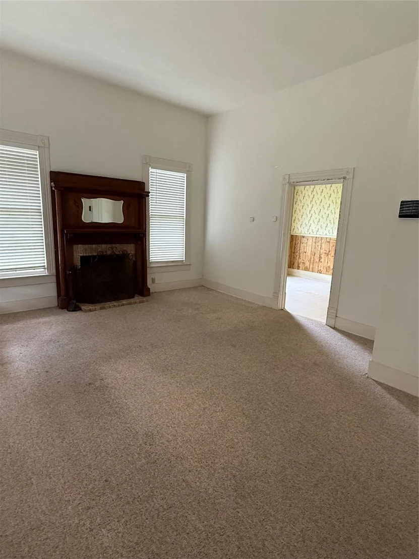 Photo of 208 E State Street