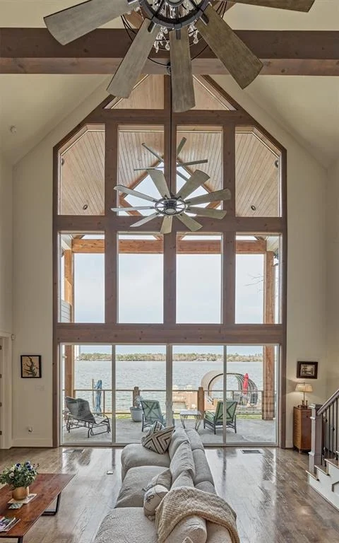 Photo of 925 Paradise Lane