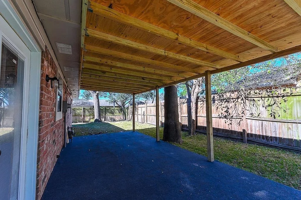 Photo of 24126 Whitefield Lane