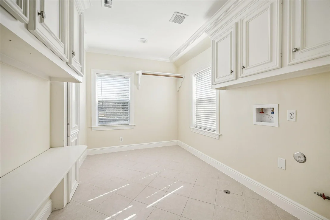Photo of 7314 Main Street