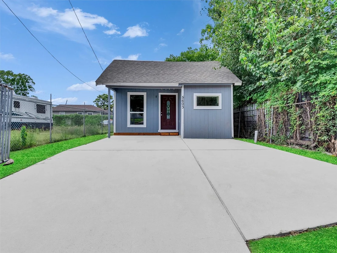 Photo of 5603 N Wayside Drive