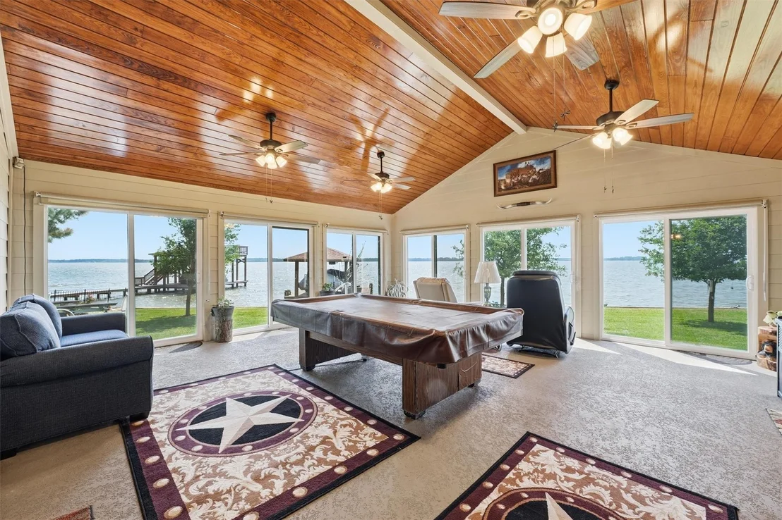 Photo of 18327 Shoreline Drive
