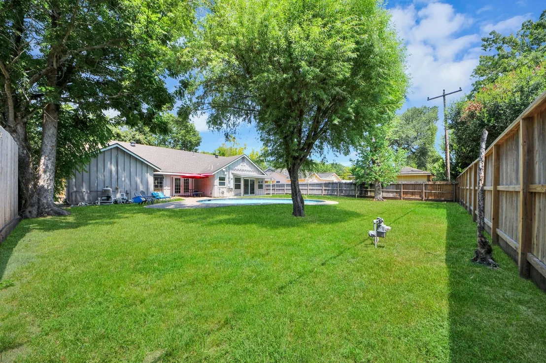 Photo of 5139 Beechnut Street