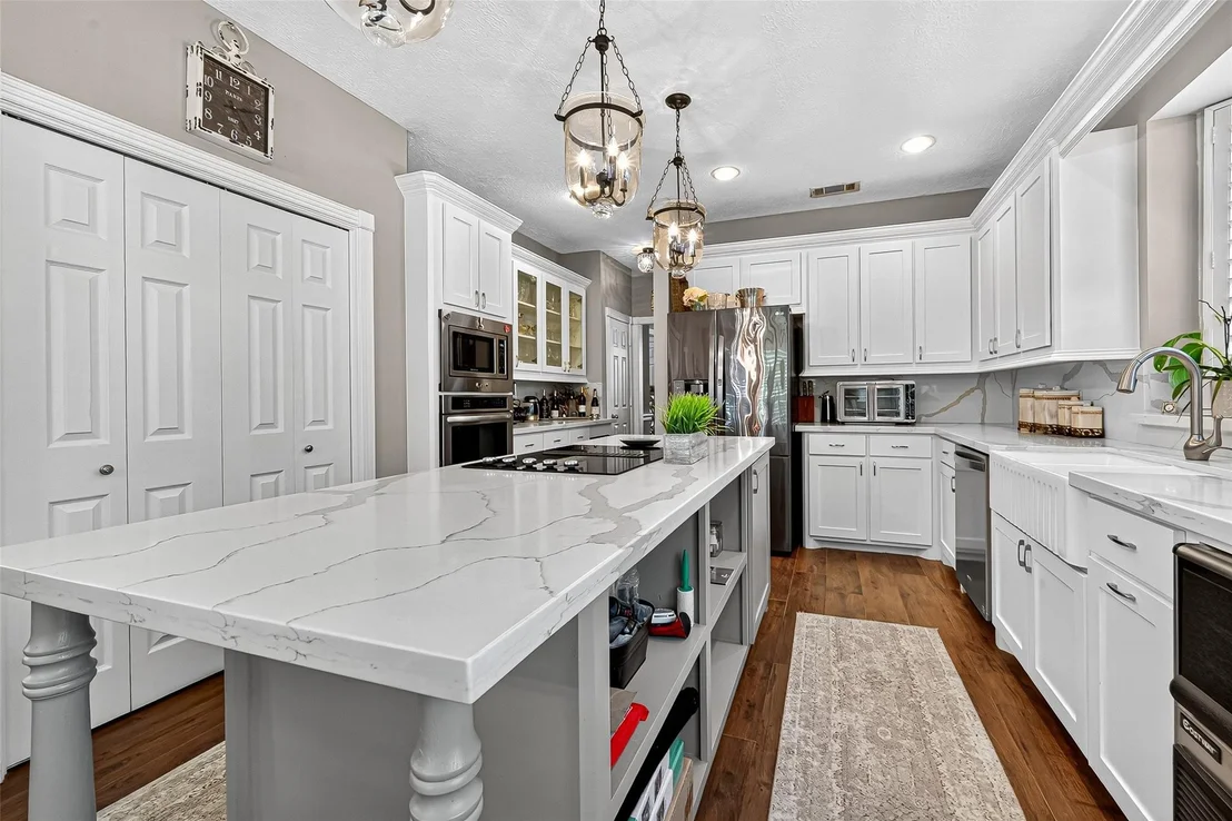 Photo of 5911 Springton Lane