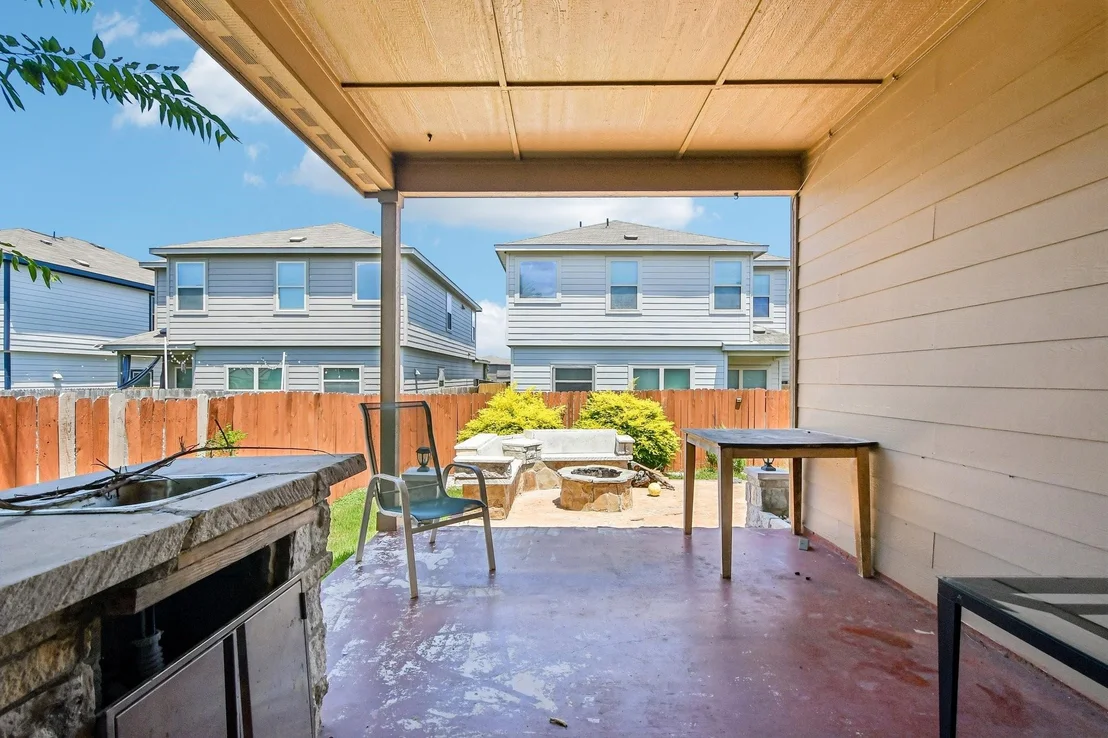 Photo of 128 Robertson Lane