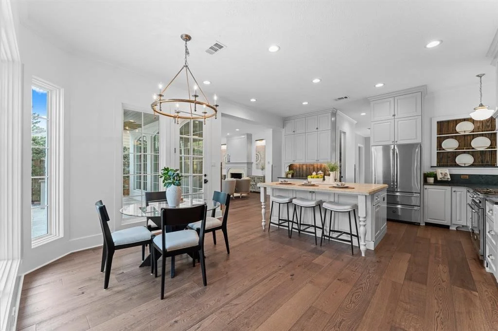 Photo of 184 W Shadowpoint Circle