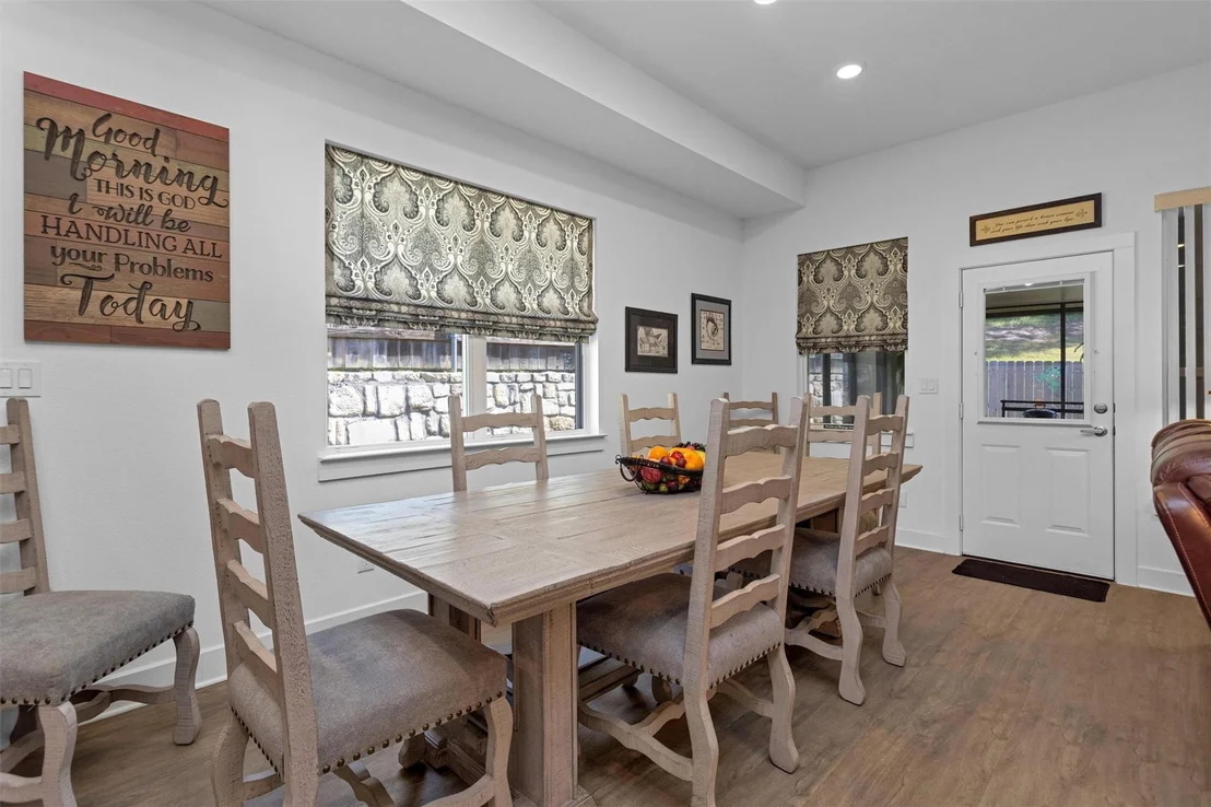 Photo of 954 Golden Willow Lane