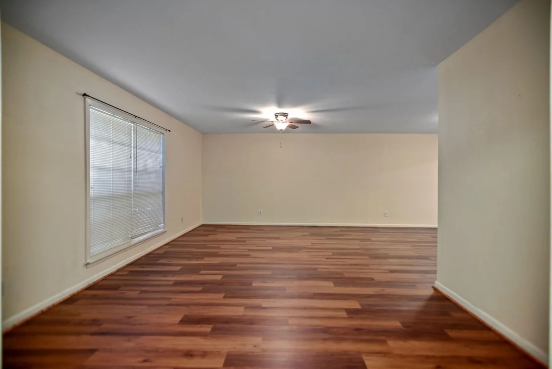 Photo of 1106 Brookhollow Drive