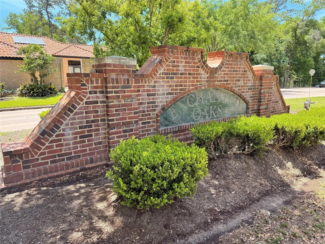 Photo of 518 Magic Oaks Drive