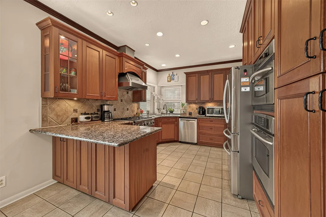Photo of 18331 Longcliffe Drive