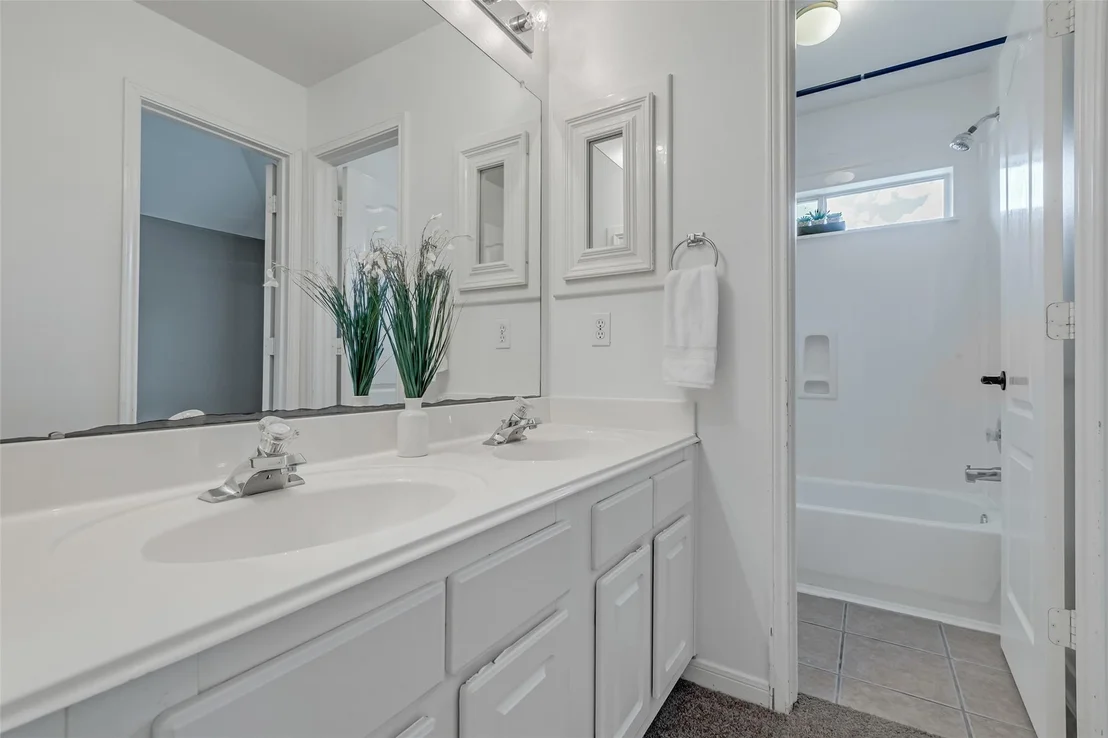 Photo of 902 Arbor Pine