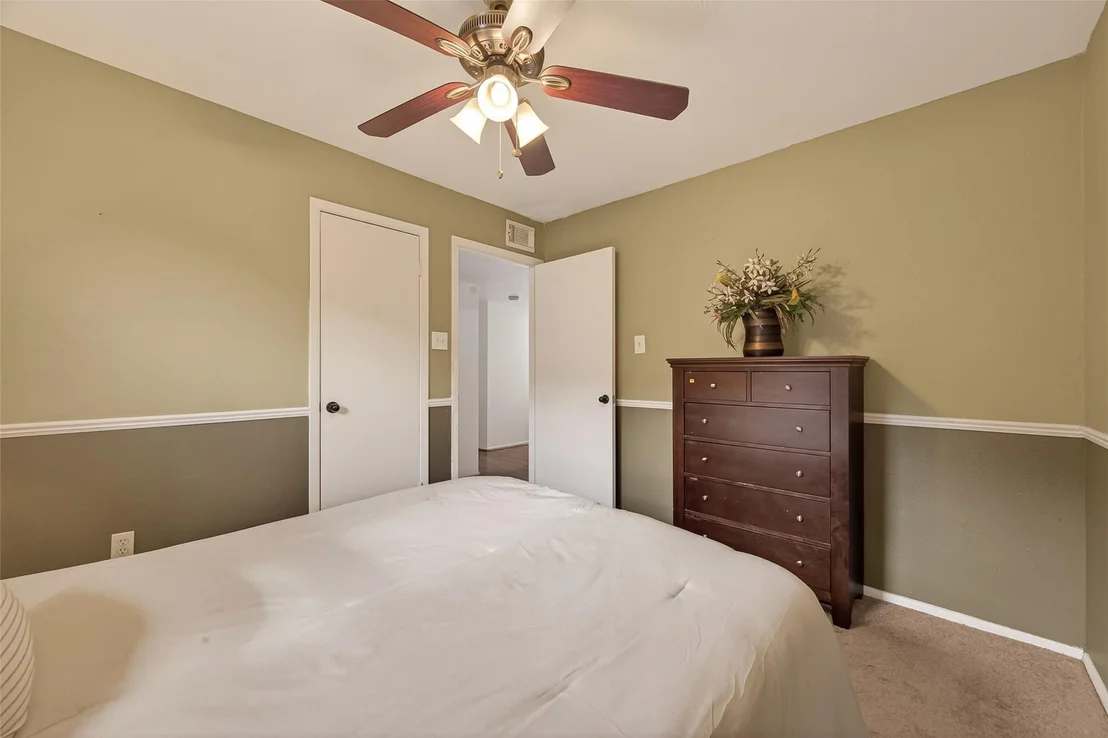 Photo of 10014 Walnut Glen Drive