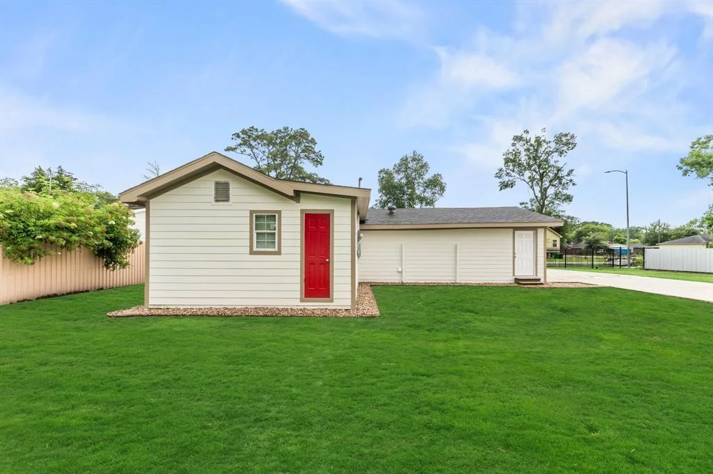 Photo of 6111 Glen Lee Drive