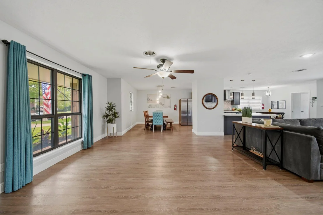 Photo of 2110 Oceanview Drive