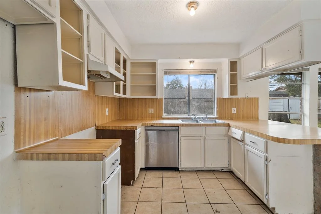 Photo of 22703 Elsinore Drive