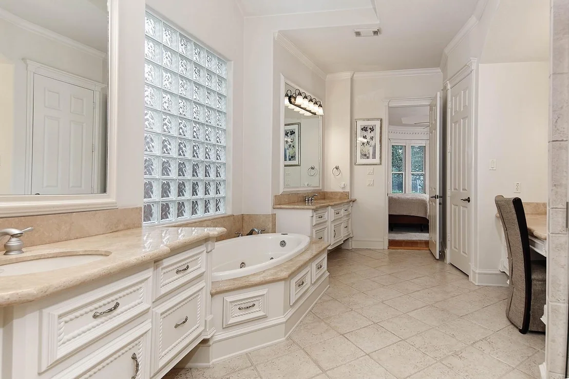 Photo of 10 Snow Pond Place